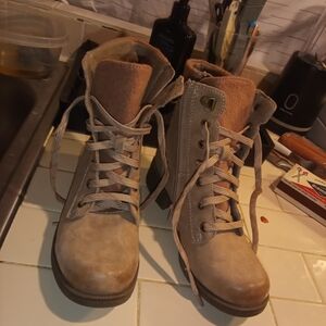 Origins Tan Interior Footwear